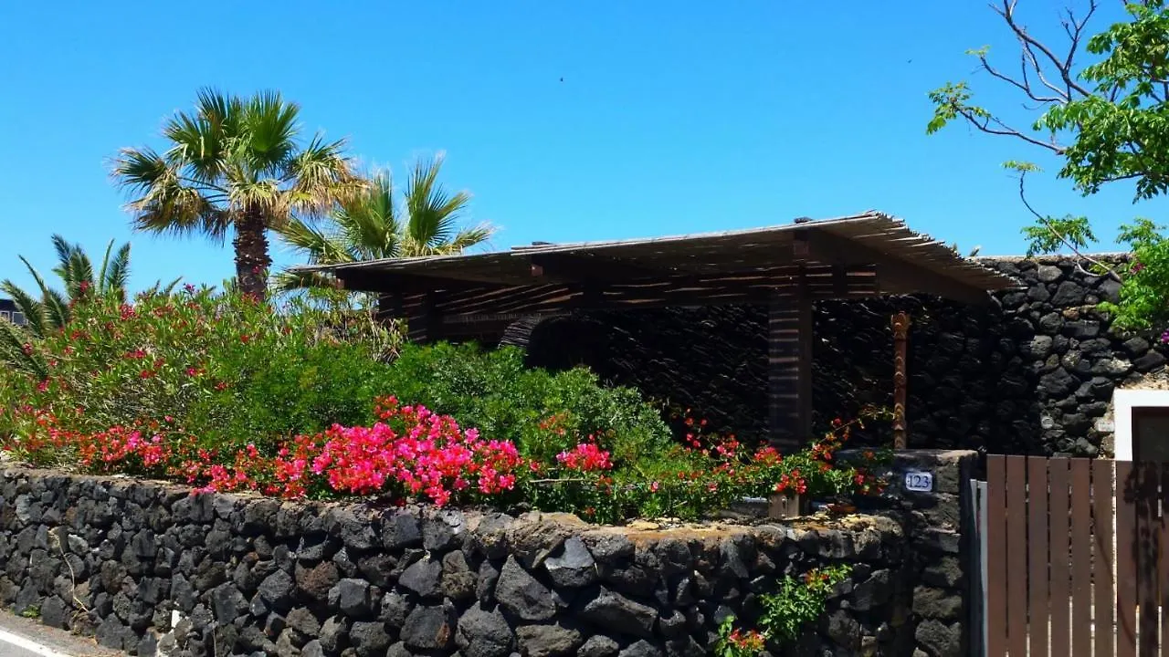 Tatil Evi Dammuso U Sarduni Villa Khamma Fuori İtalya