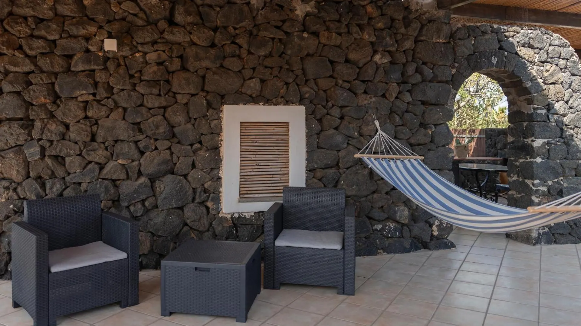 Holiday home Dammuso U Sarduni Villa Khamma Fuori